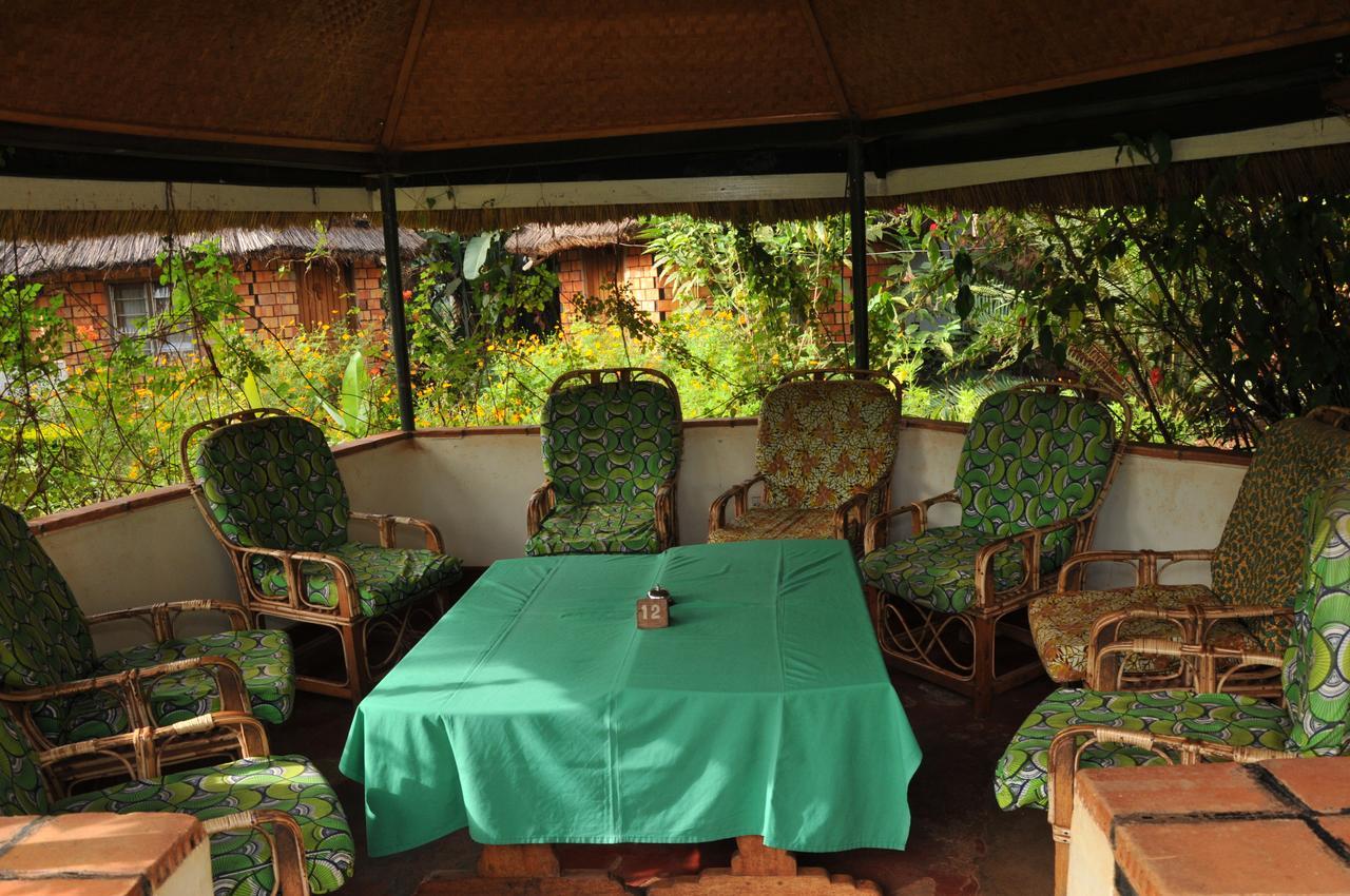 New Court View Hotel Masindi Exteriör bild