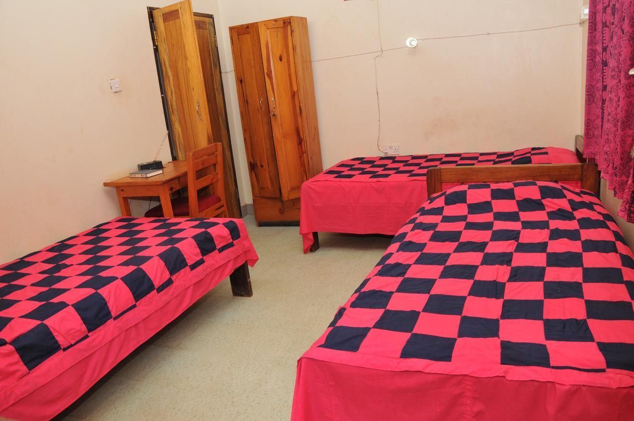 New Court View Hotel Masindi Exteriör bild