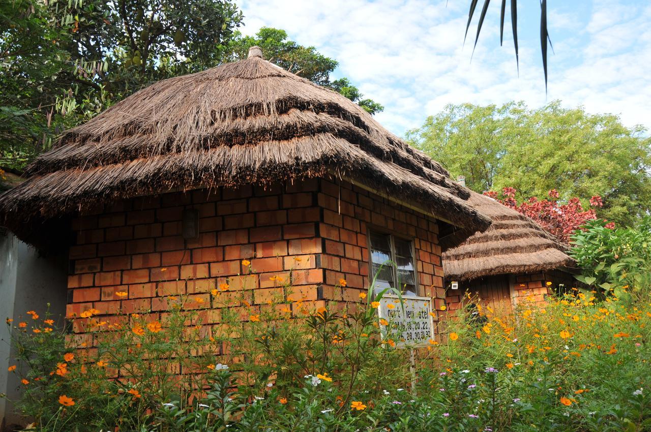 New Court View Hotel Masindi Exteriör bild